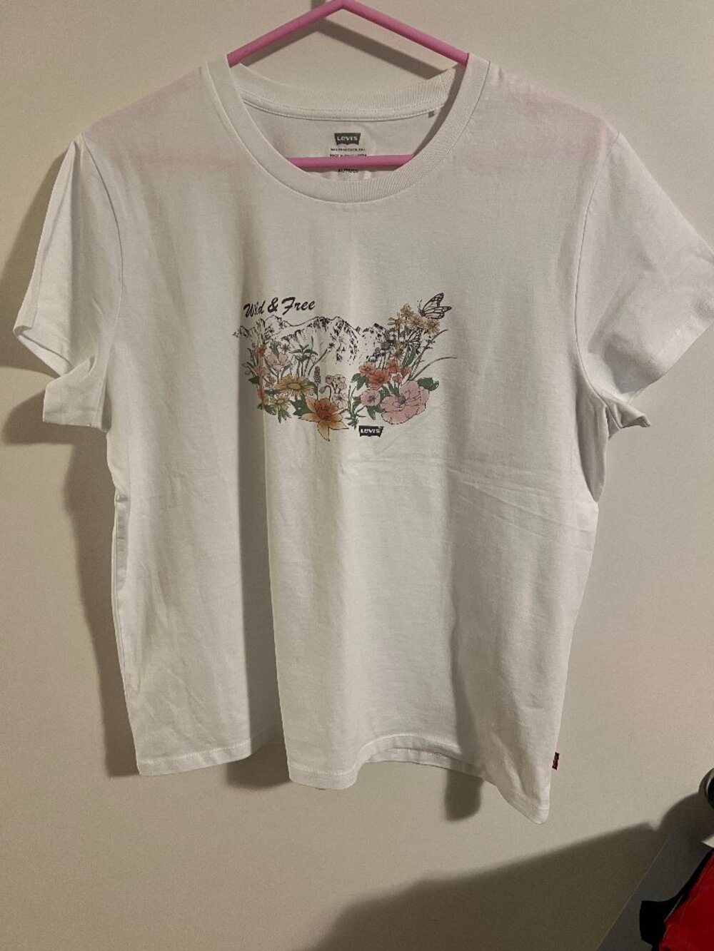 Levis Woman's White Short Sleeve T-Shirt (Wild & Free)